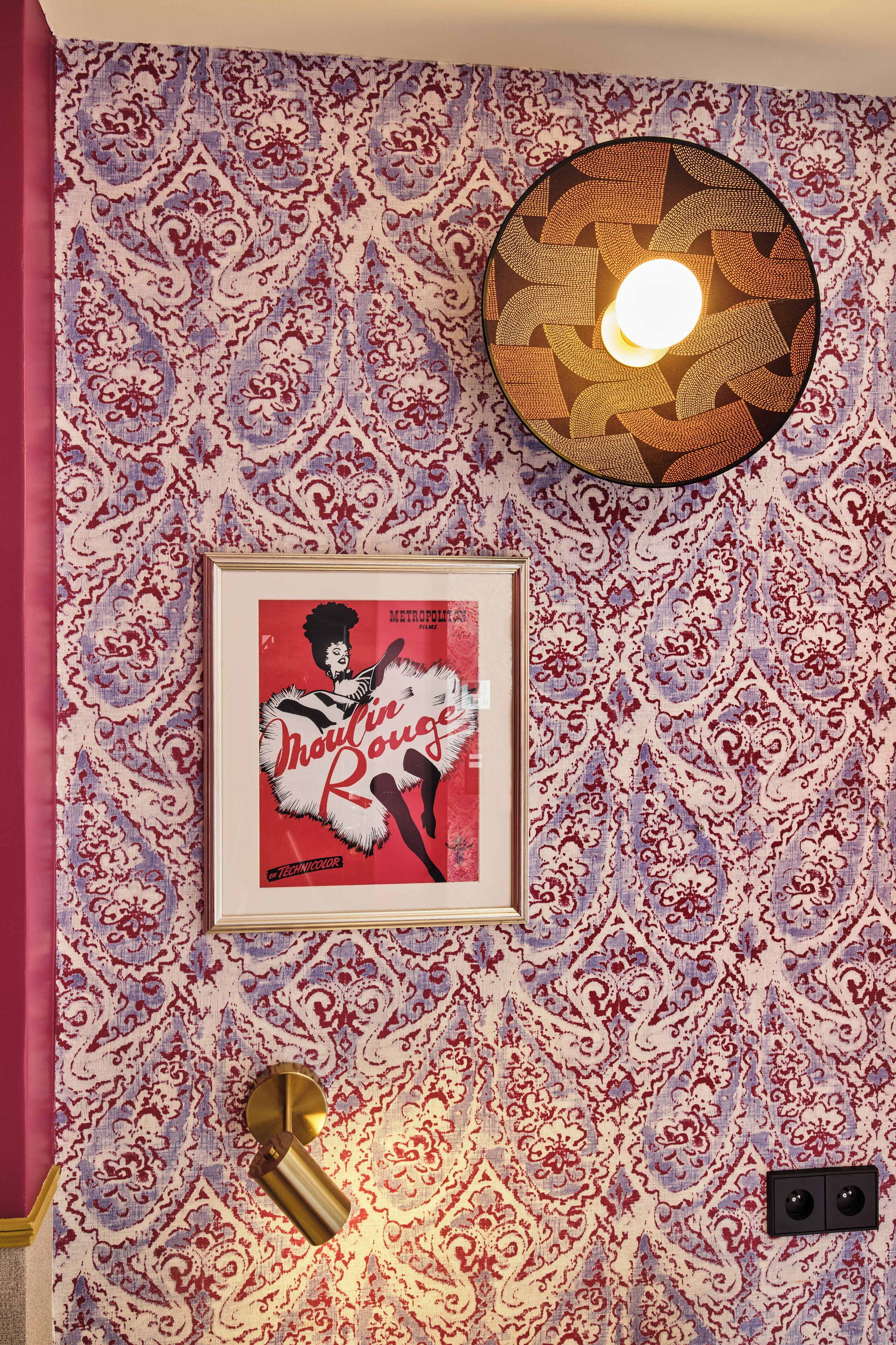 single room | premium bedding, in-room safe, desk, soundproofing