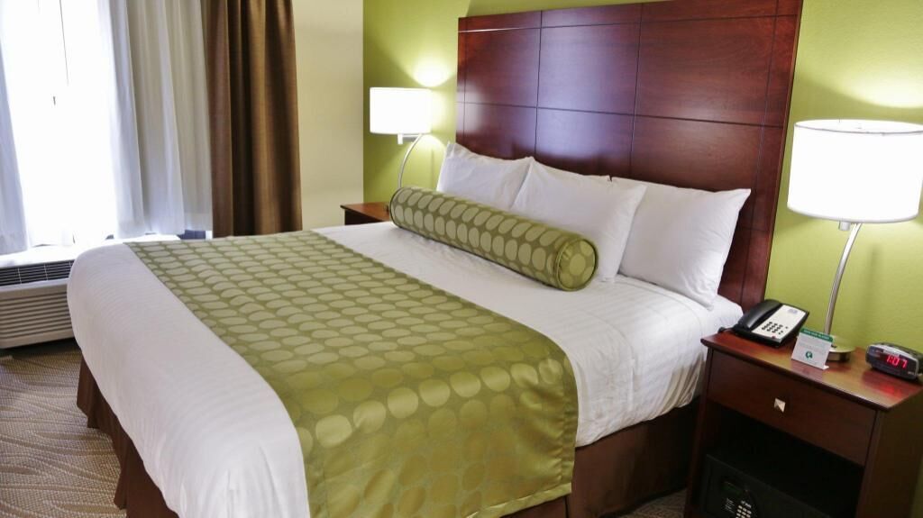 Premium bedding, down comforters, pillowtop beds, in-room safe