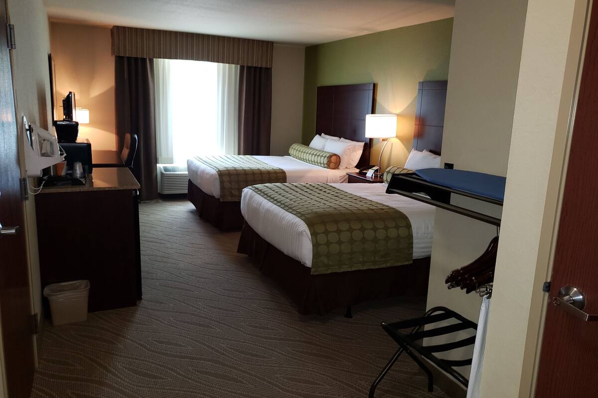 Room, 2 Queen Beds, Accessible, Non Smoking (Accessible Benched Tub) | Premium bedding, down comforters, pillowtop beds, in-room safe