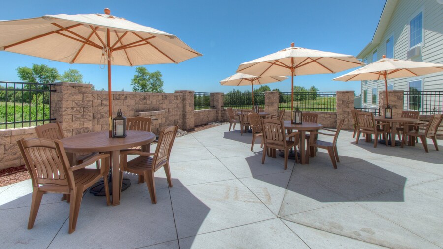 Cobblestone Inn & Suites - Holyoke