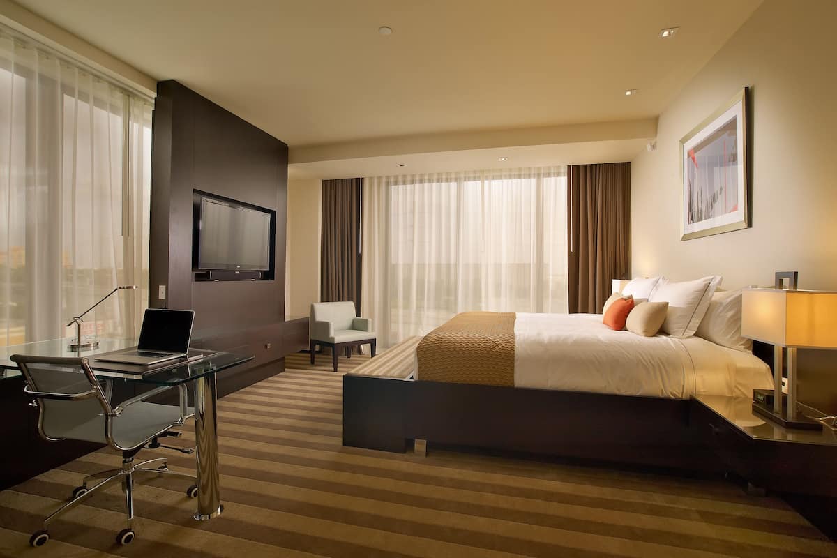 standard king  | select comfort beds, in-room safe, desk, blackout curtains