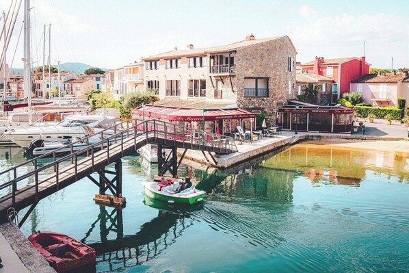 Exterior - Le Suffren Hotel (Grimaud)