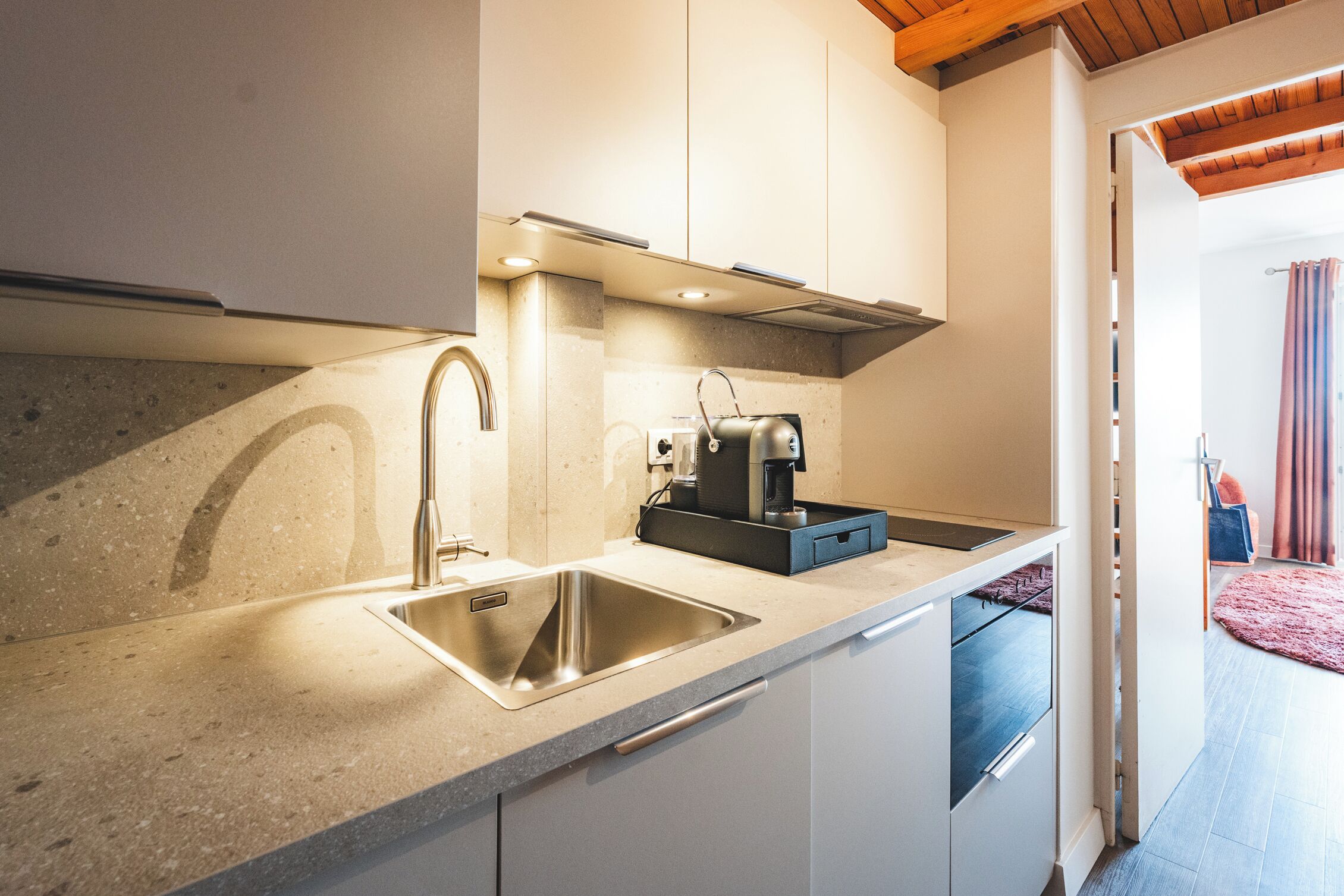 appartement mezzanine | private kitchen | coffee/tea maker, electric kettle