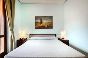 Coffres-forts dans les chambres, rideaux occultants