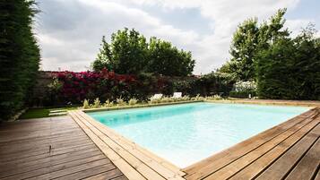 Piscine extérieure