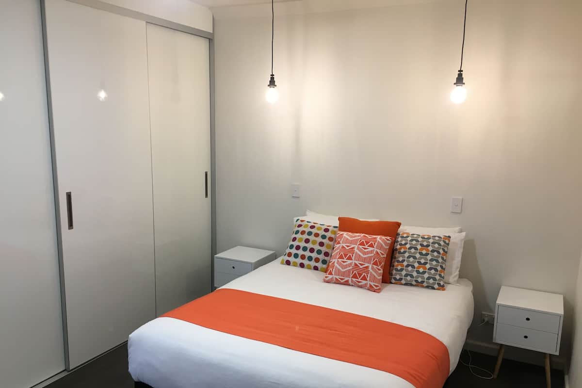 3 bedrooms, bed sheets