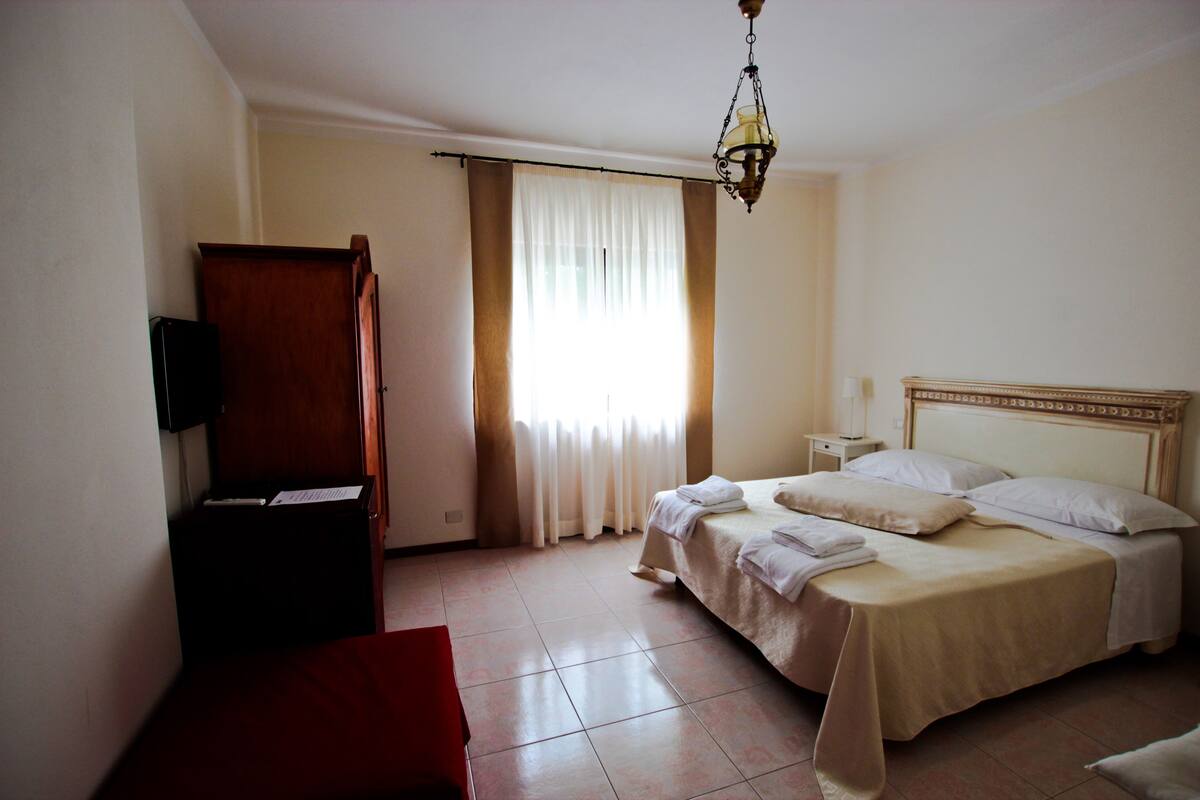 In-room safe, individually furnished, desk, blackout curtains