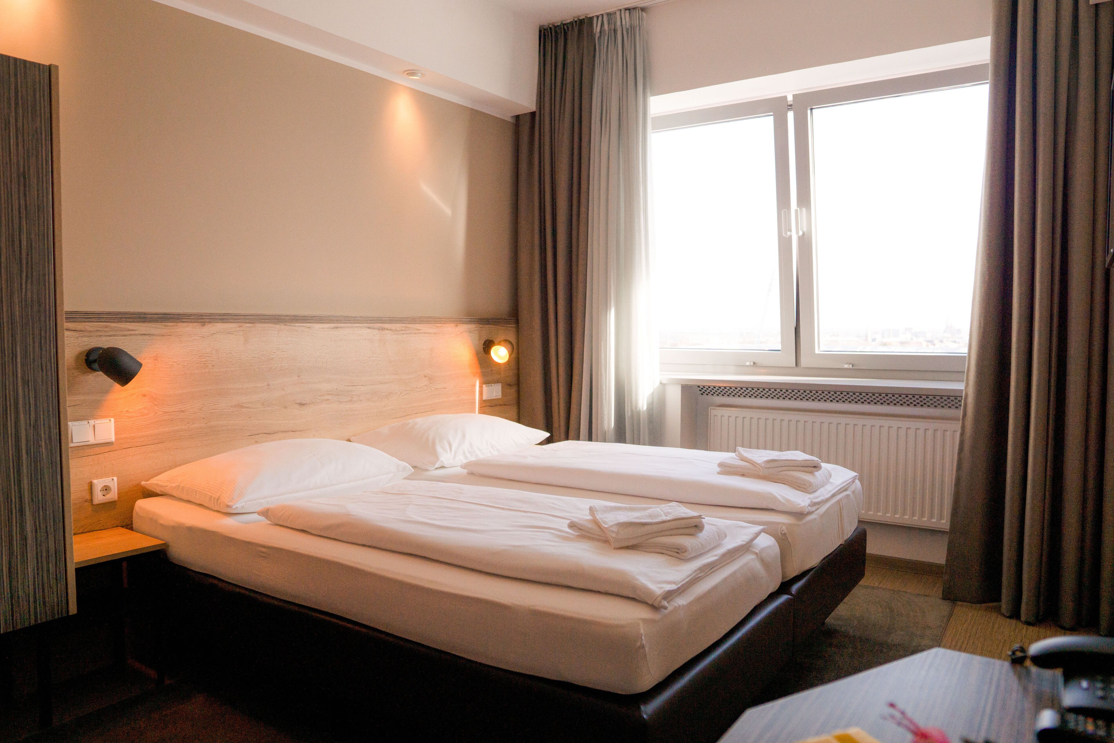 team room | hypo-allergenic bedding, individually decorated, desk