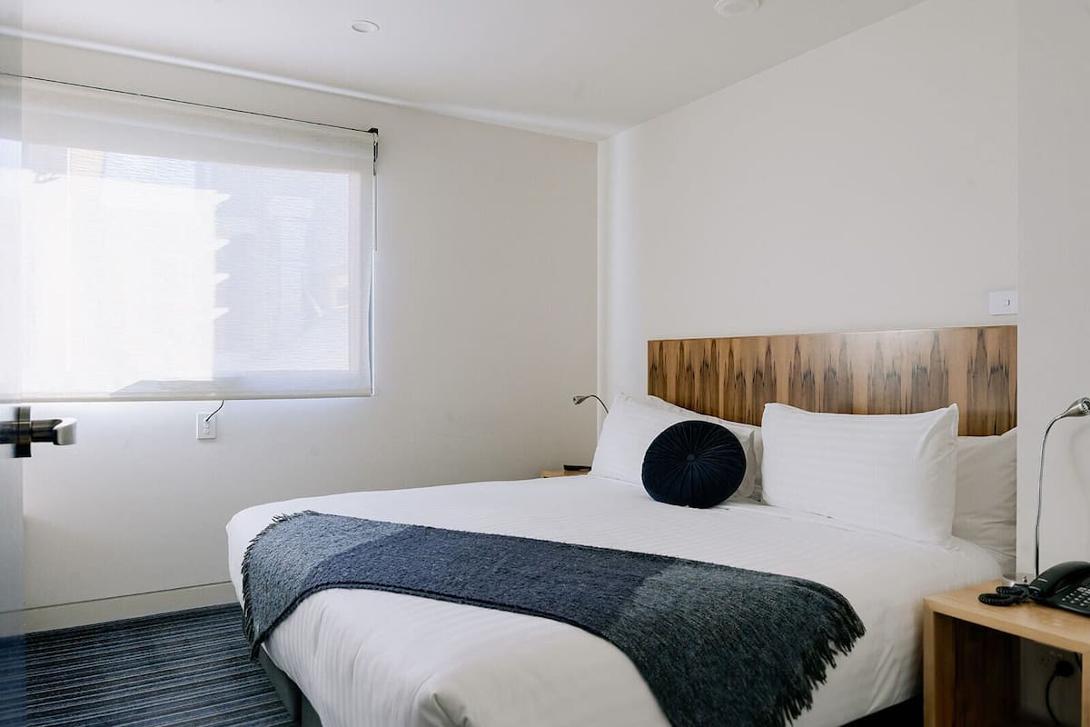 Premium One Bedroom Apartment | Hypo-allergenic bedding, down comforters, minibar, in-room safe