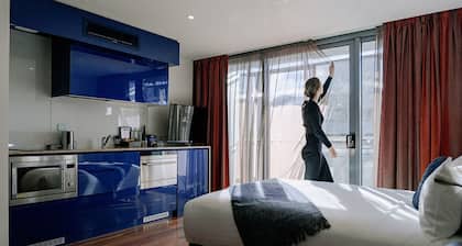 Salamanca Wharf Hotel