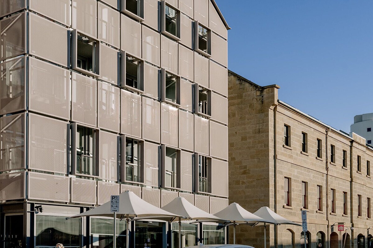 Salamanca Wharf Hotel
