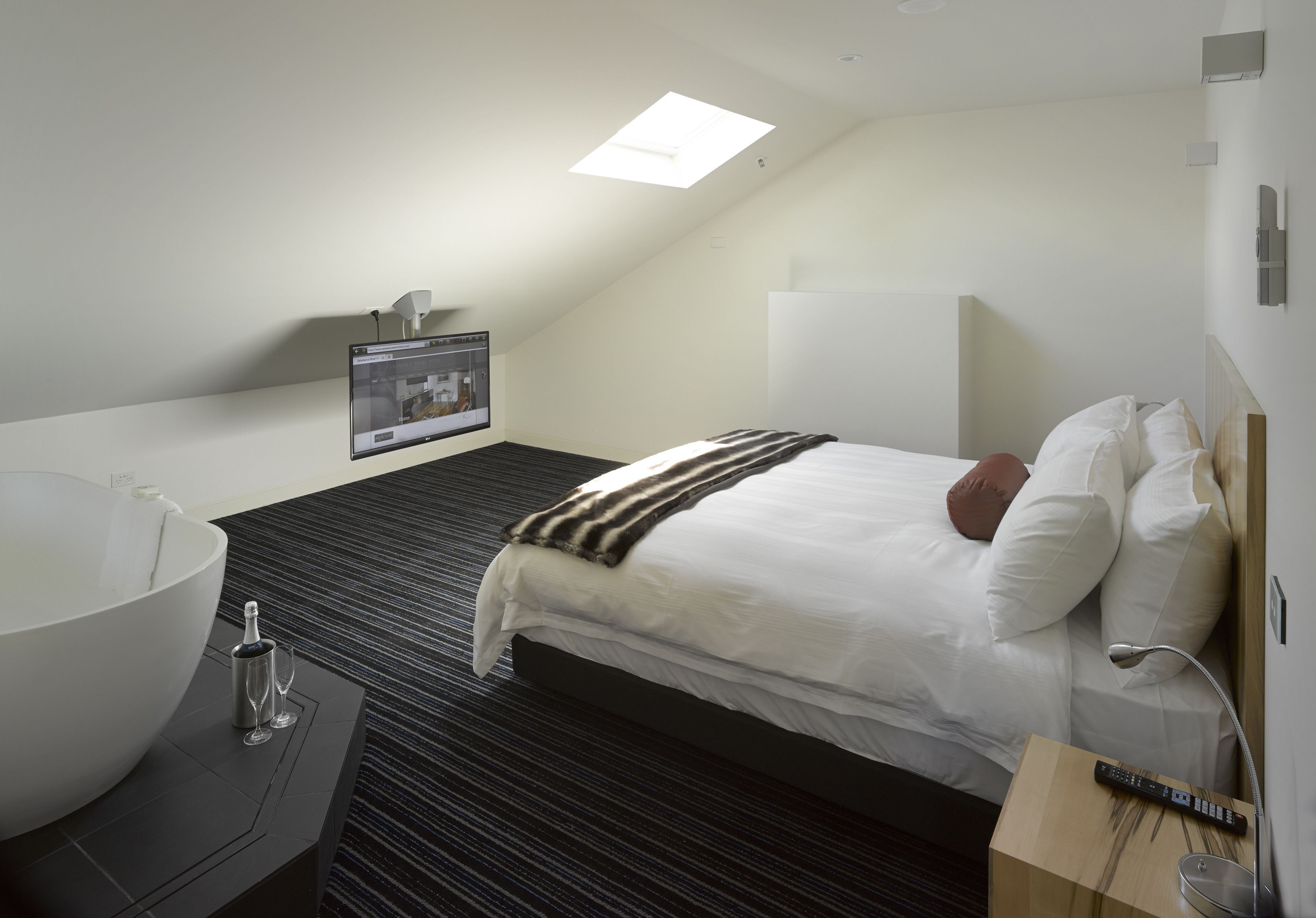 Salamanca Wharf Hotel — image 16