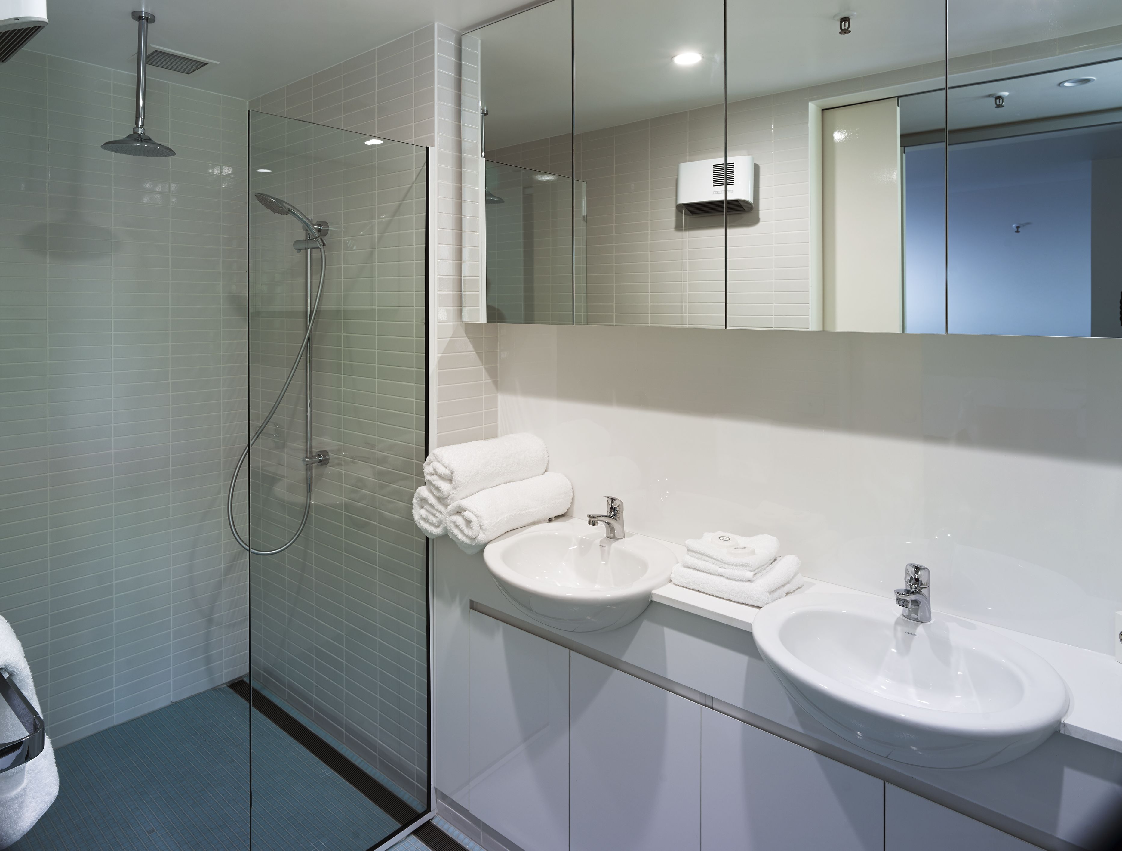 Salamanca Wharf Hotel — image 8