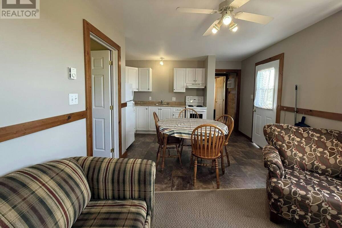 Cabin | Living area | Flat-screen TV