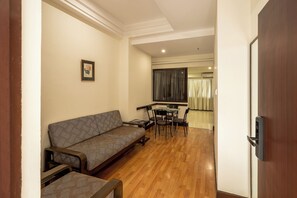 Ivory Suite Room 	 | In-room dining - Hotel Ivory Tower (Bengaluru)