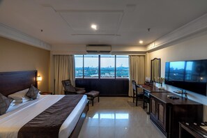 Ivory Suite Room | 1 bedroom, minibar, in-room safe, desk - Hotel Ivory Tower (Bengaluru)