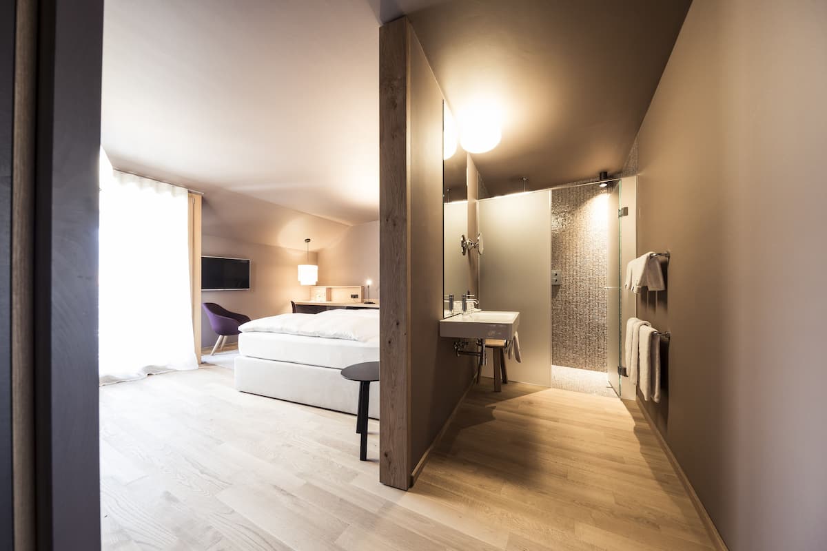 room (mountain living) | bathroom | shower, rainfall showerhead, free toiletries, hair dryer