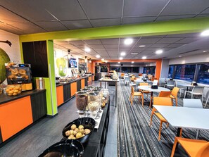 Free daily buffet breakfast