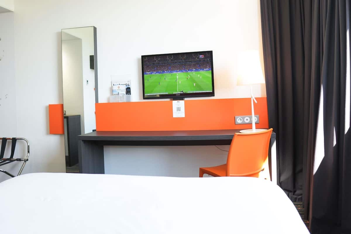 Standard Double Room, 1 Double Bed | Premium bedding, memory-foam beds, in-room safe, desk