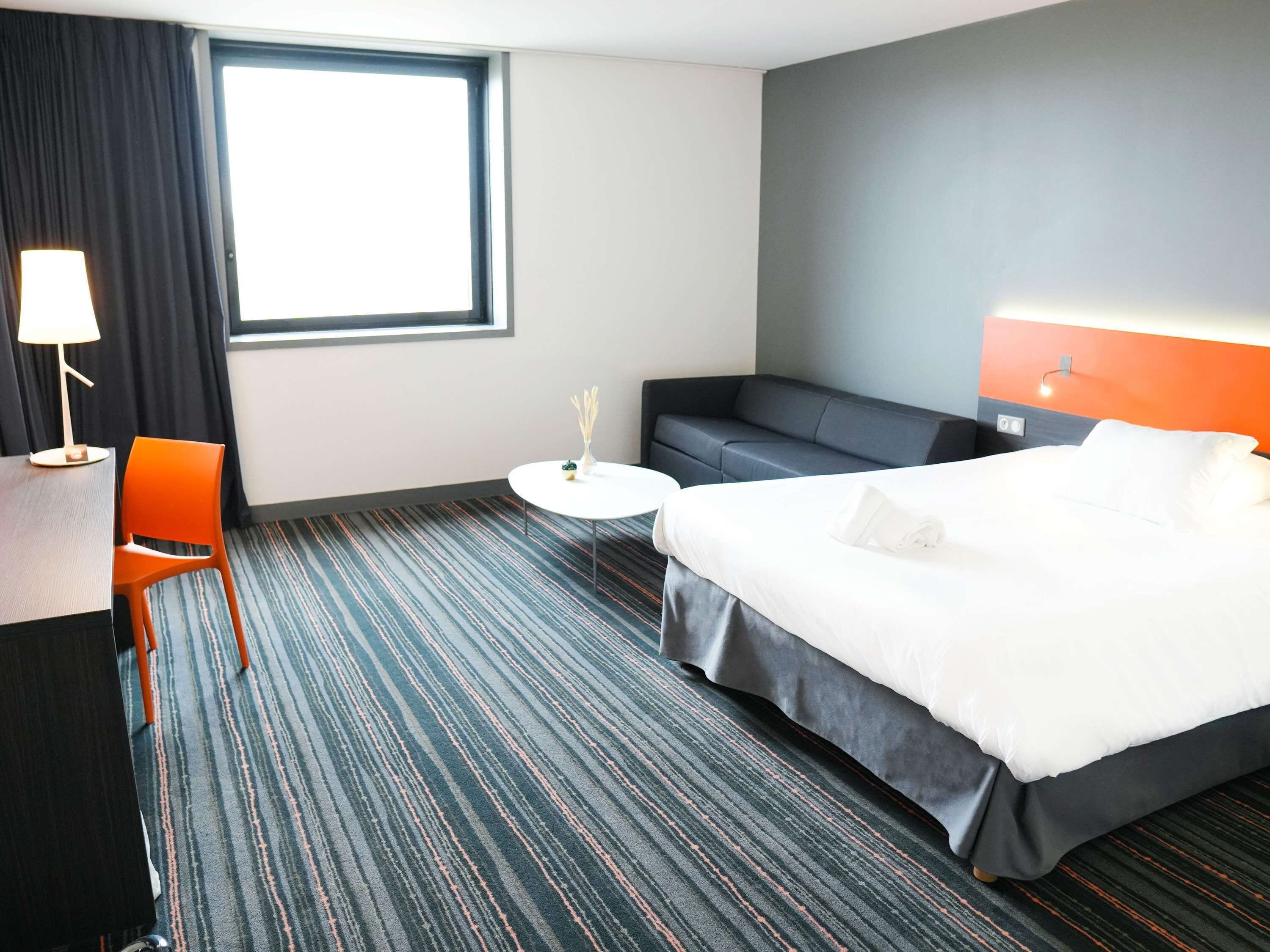 Standard Suite, 1 Double Bed with Sofa bed | Premium bedding, memory foam beds, in-room safe, desk