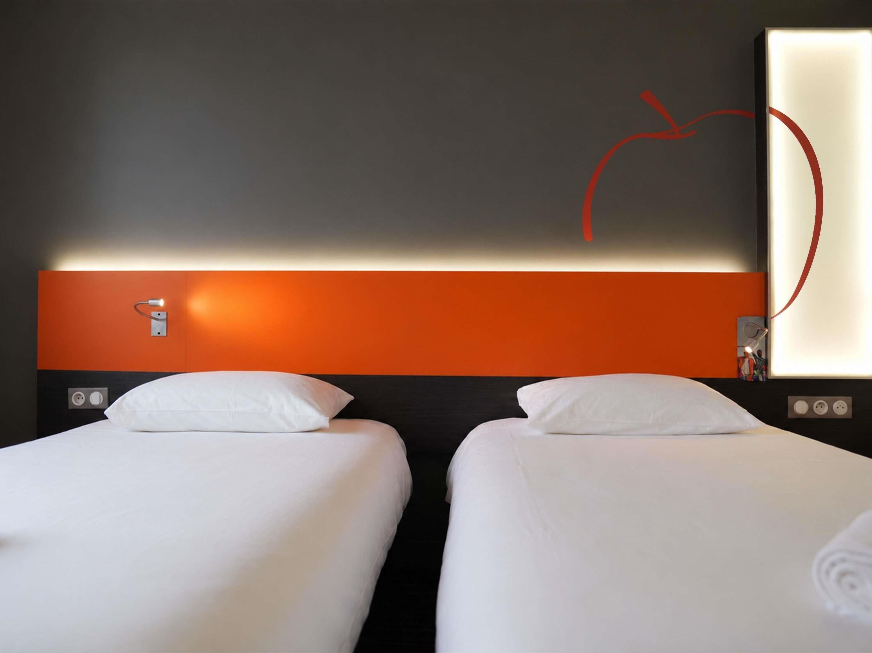Standard Room, 2 Single Beds | Premium bedding, memory-foam beds, in-room safe, desk