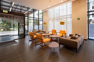 Sala de estar en el lobby