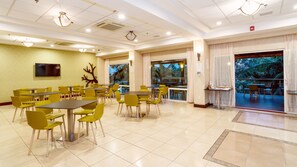 Restaurant - Holiday Inn Express Hotel & Suites Cuernavaca by IHG (Cuernavaca)