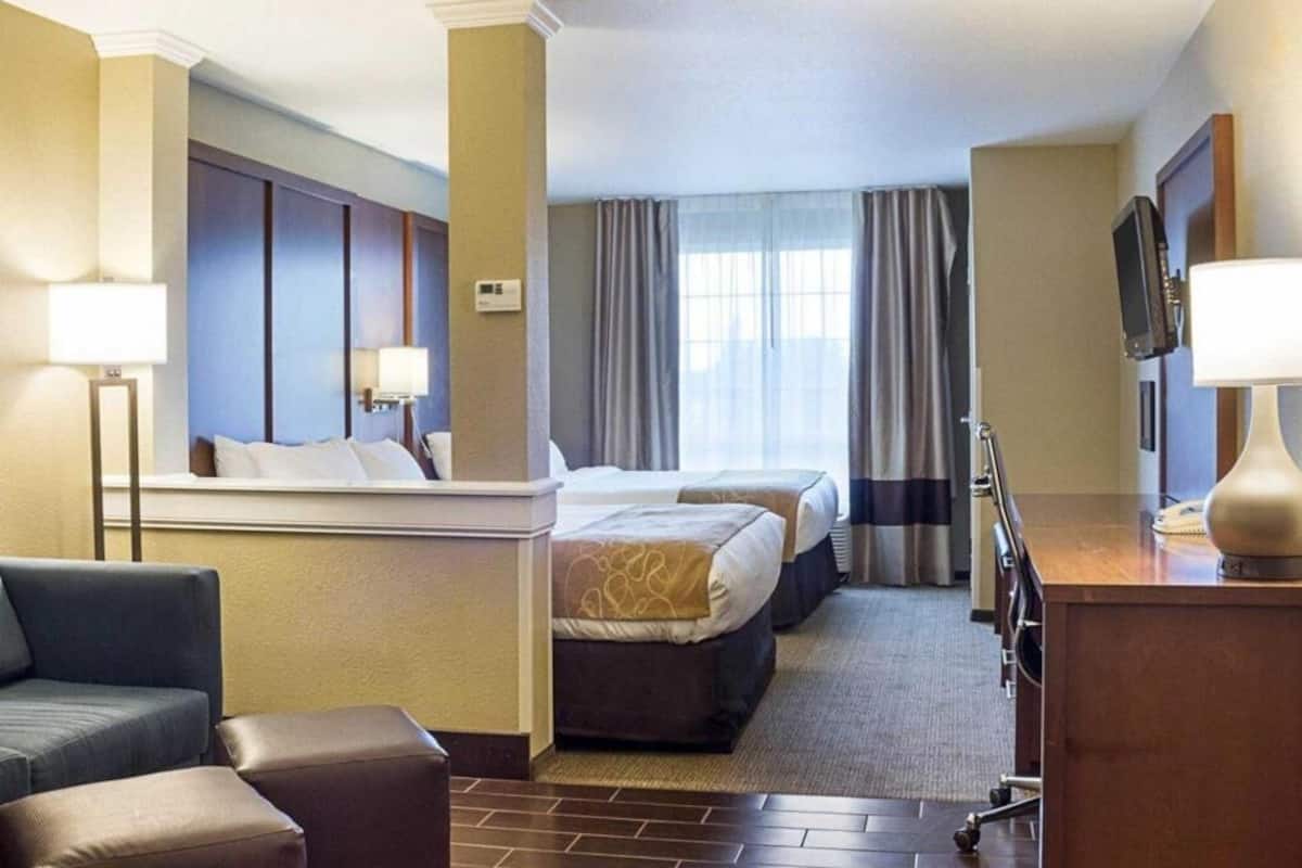 1 bedroom, in-room safe, desk, blackout drapes