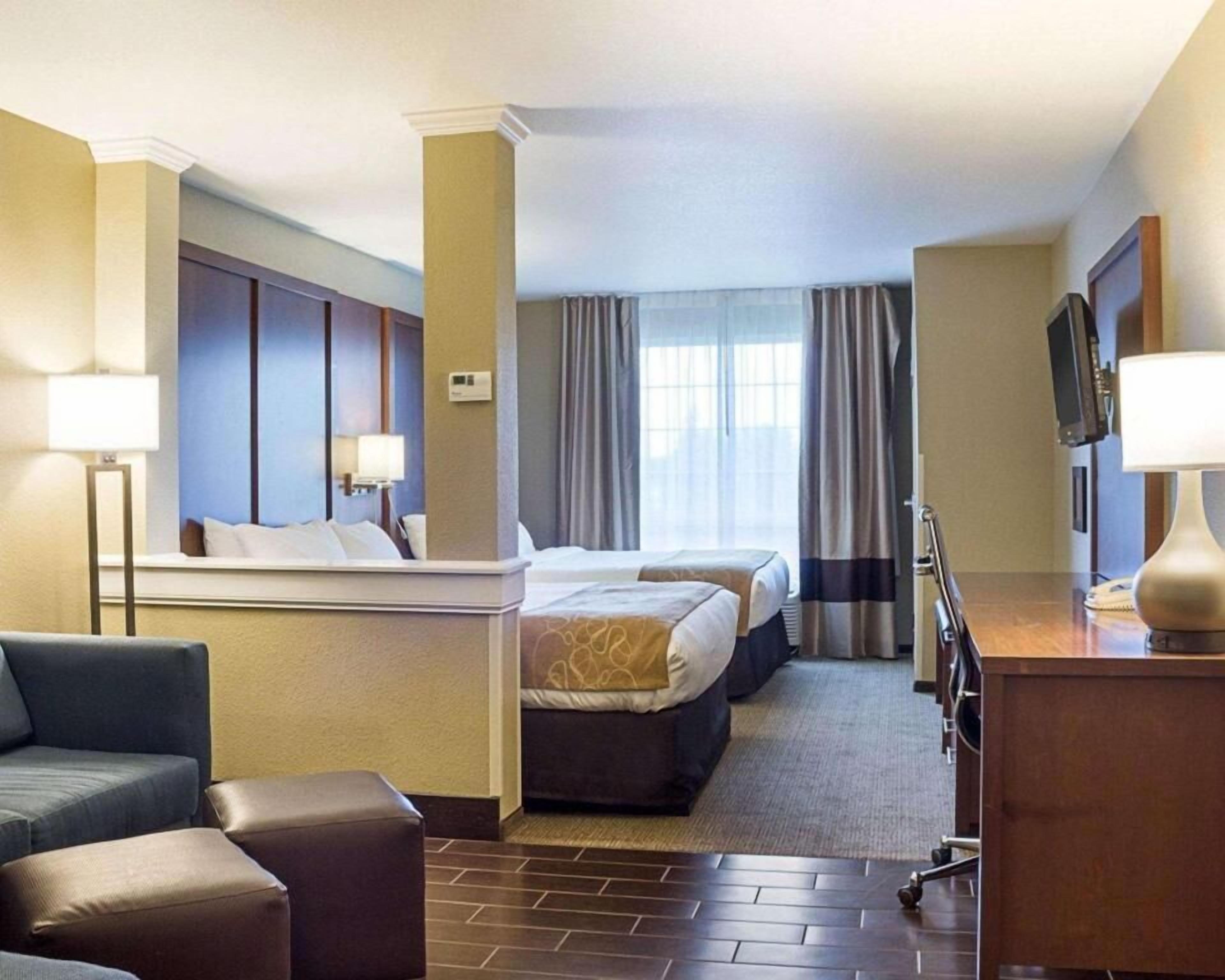 1 bedroom, in-room safe, desk, blackout drapes