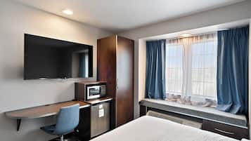 Standard Room, 1 Queen Bed