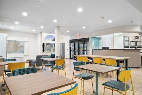 Restaurant. Garner Gonzales by IHG