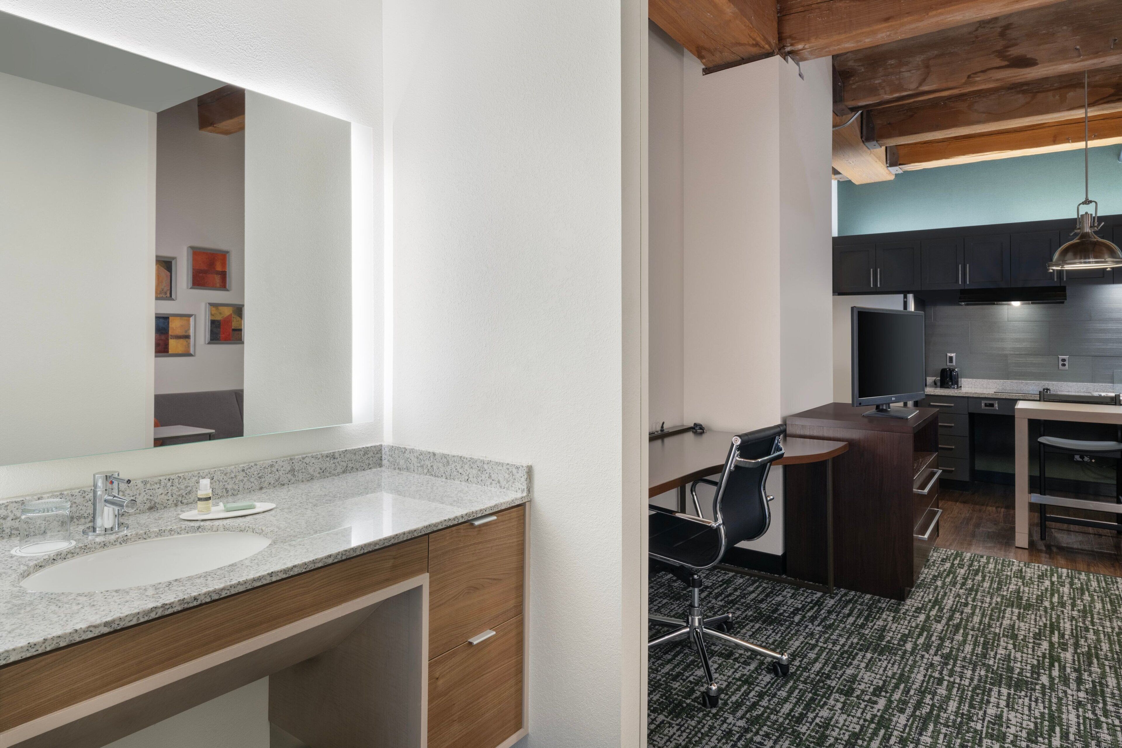 studio, 1 king bed with sofa bed, non smoking | hypo-allergenic bedding, desk, laptop workspace, blackout curtains