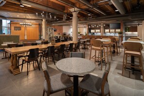 Dining - Residence Inn by Marriott Boston Downtown/Seaport (Boston)