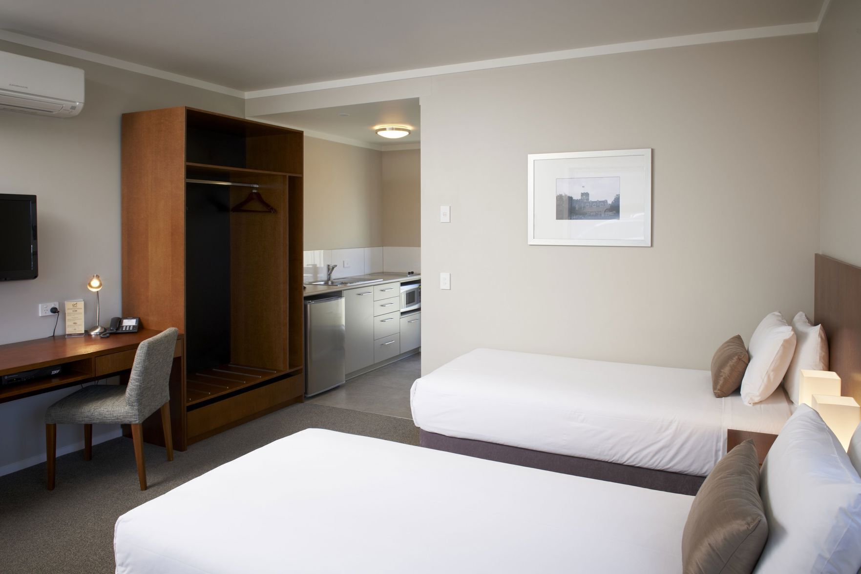 Desk, soundproofing, iron/ironing board, free WiFi