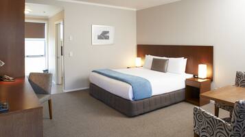Desk, soundproofing, iron/ironing board, free WiFi