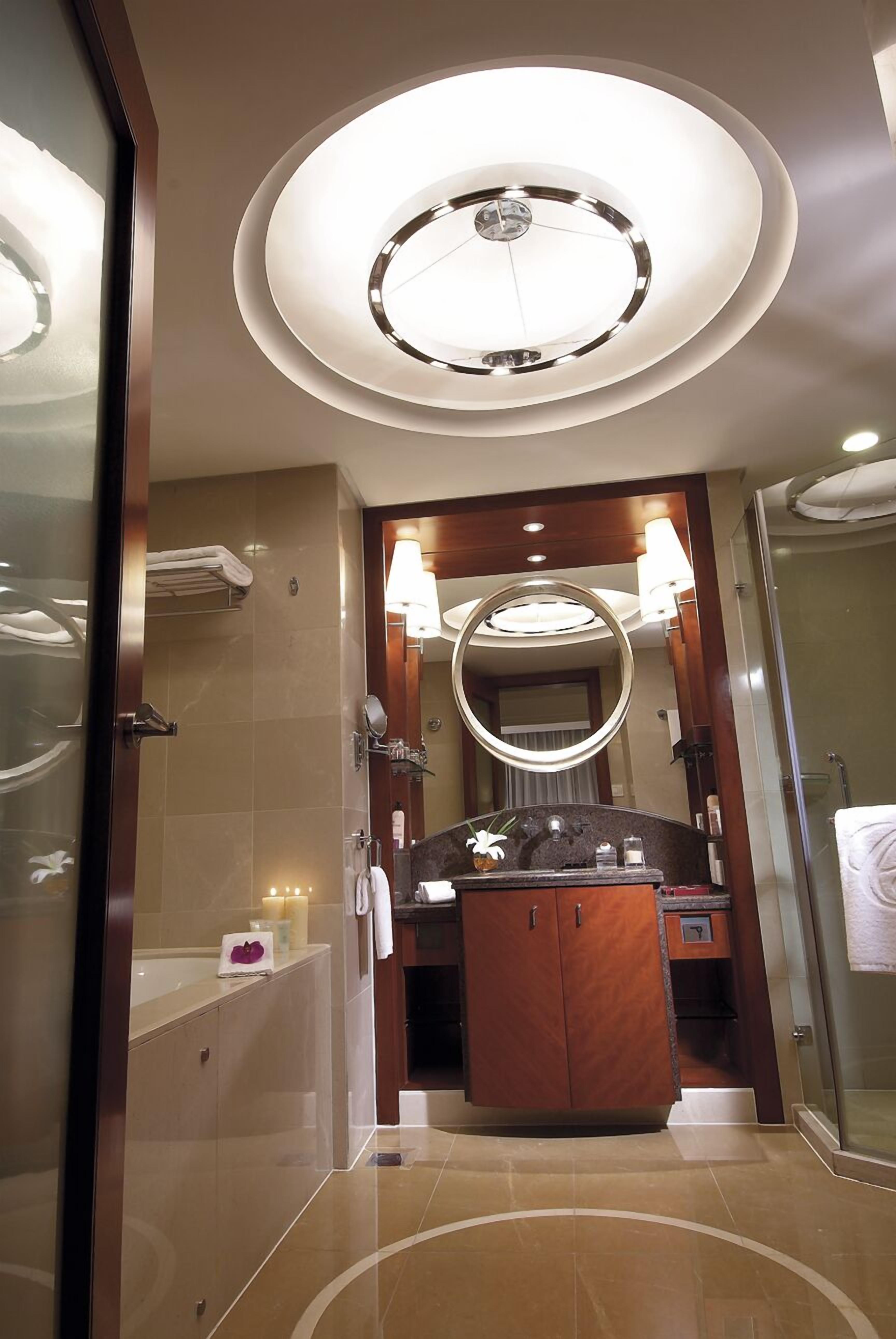 suite, 1 king bed | bathroom | free toiletries, hair dryer, bathrobes, slippers