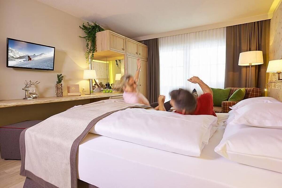 standard double room, balcony, mountain view | 1 bedroom, premium bedding, pillow-top beds, minibar