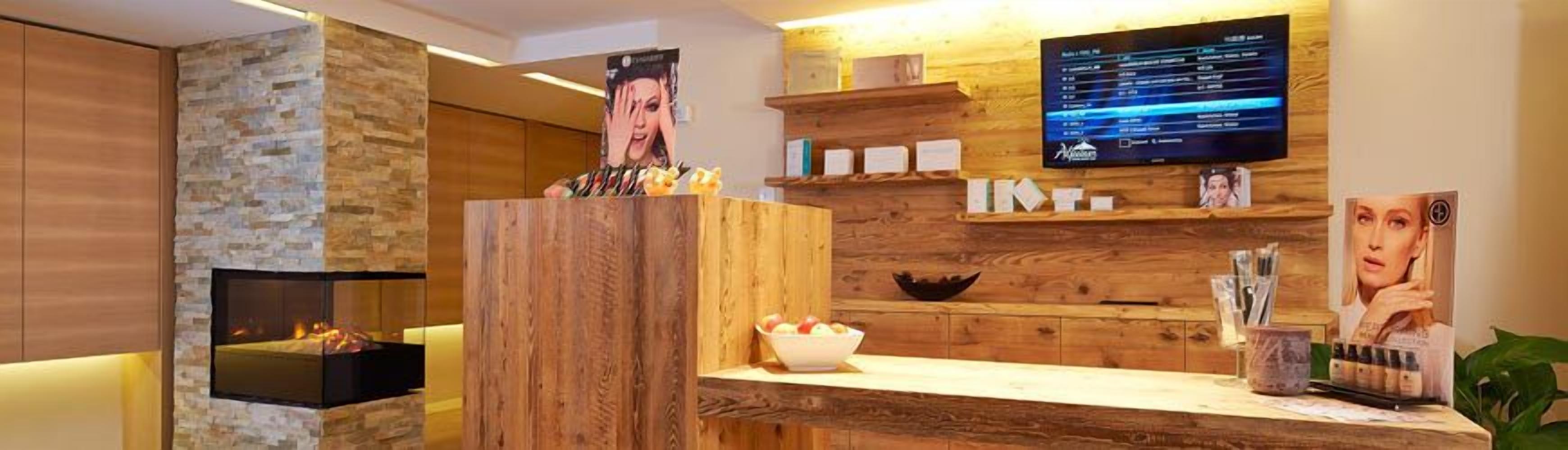 couples treatment room(s), sauna, hot tub, steam room, body treatments