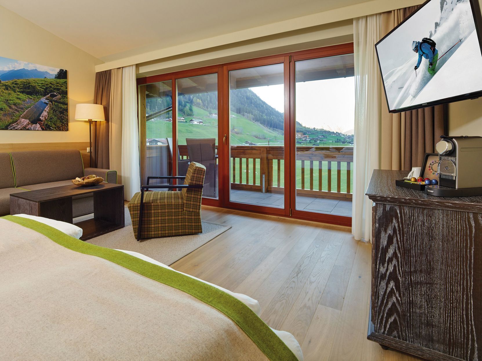 1 bedroom, premium bedding, pillow-top beds, minibar