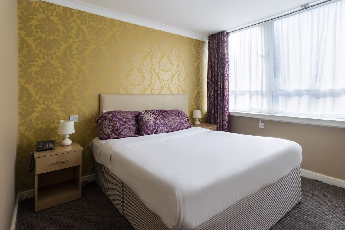 Standard Double Room, 1 Double Bed | Desk, iron/ironing board, bed sheets