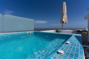 Habitación triple Deluxe | Terraza o patio
