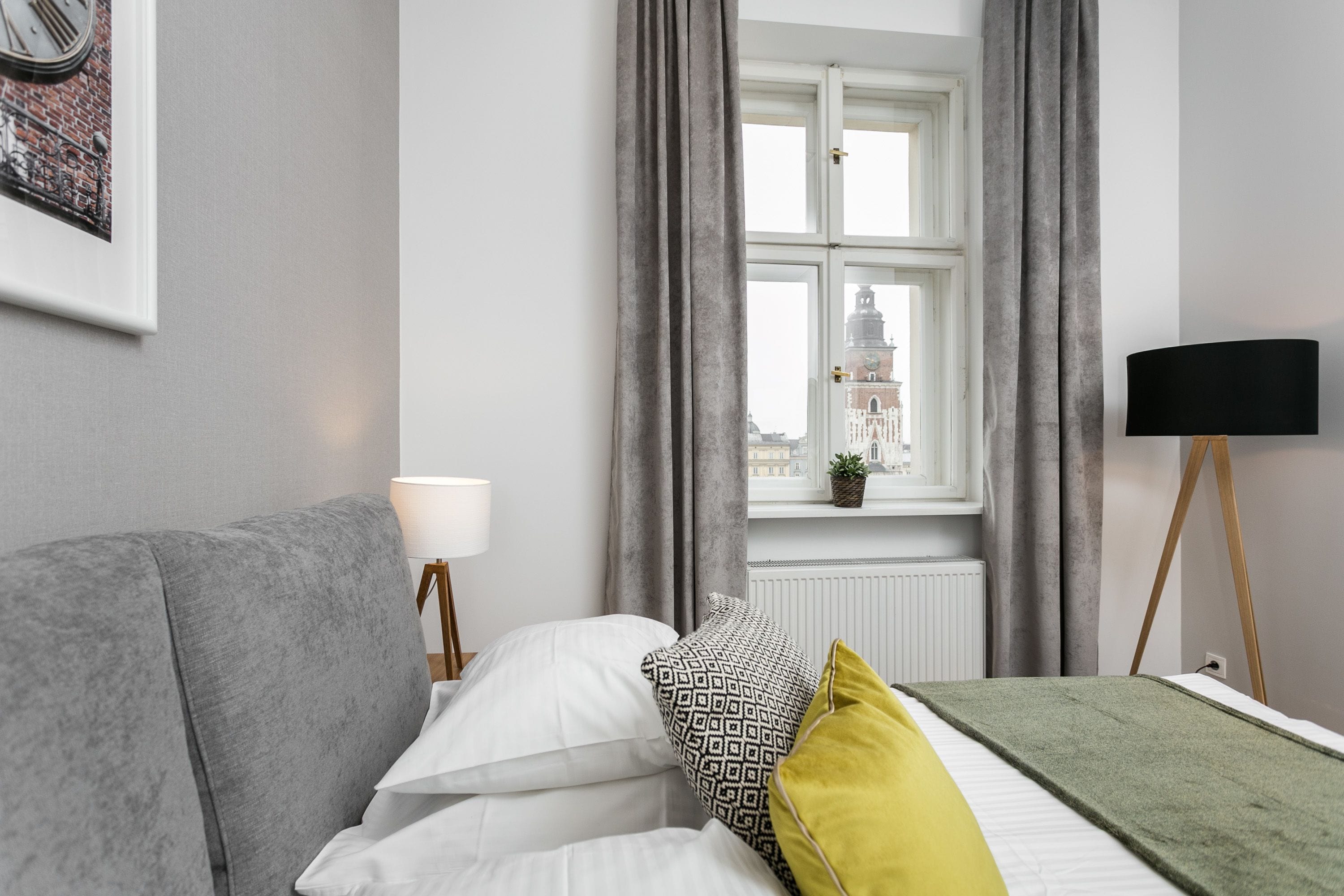 Chambre supérieure double (Main Square) | Literie hypoallergénique, coffre-fort, fer et planche à repasser