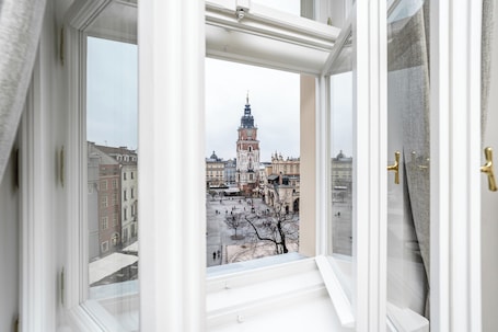 Venetian House Market Square Aparthotel
