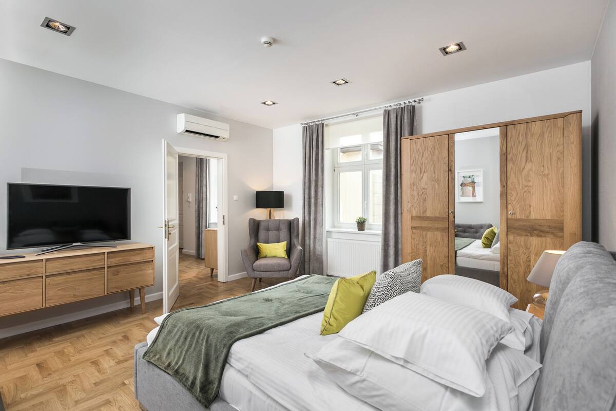 Suite, 1 habitación | Ropa de cama hipoalergénica y caja de seguridad en la habitación 