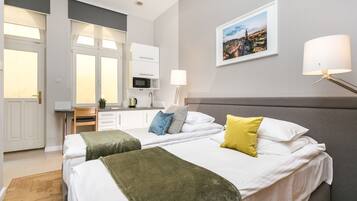 Twin Room | Courtyard view