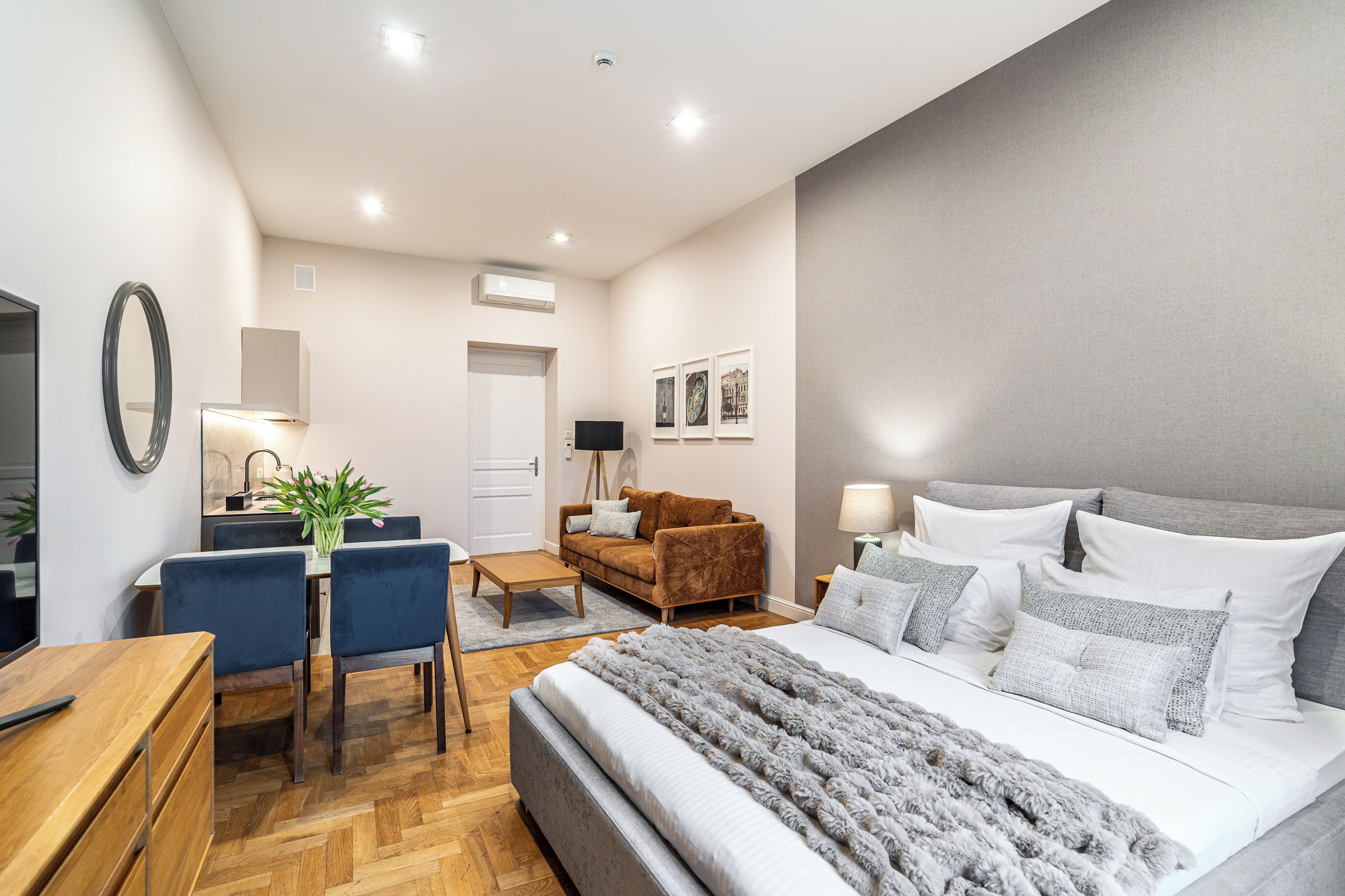 Superior Studio (Main Square) | Hypo-allergenic bedding, in-room safe, iron/ironing board, free WiFi