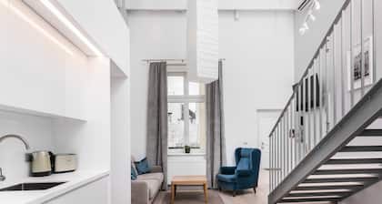 Venetian House Market Square Aparthotel