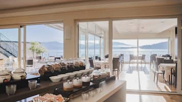 Daily buffet breakfast (EUR 16 per person)