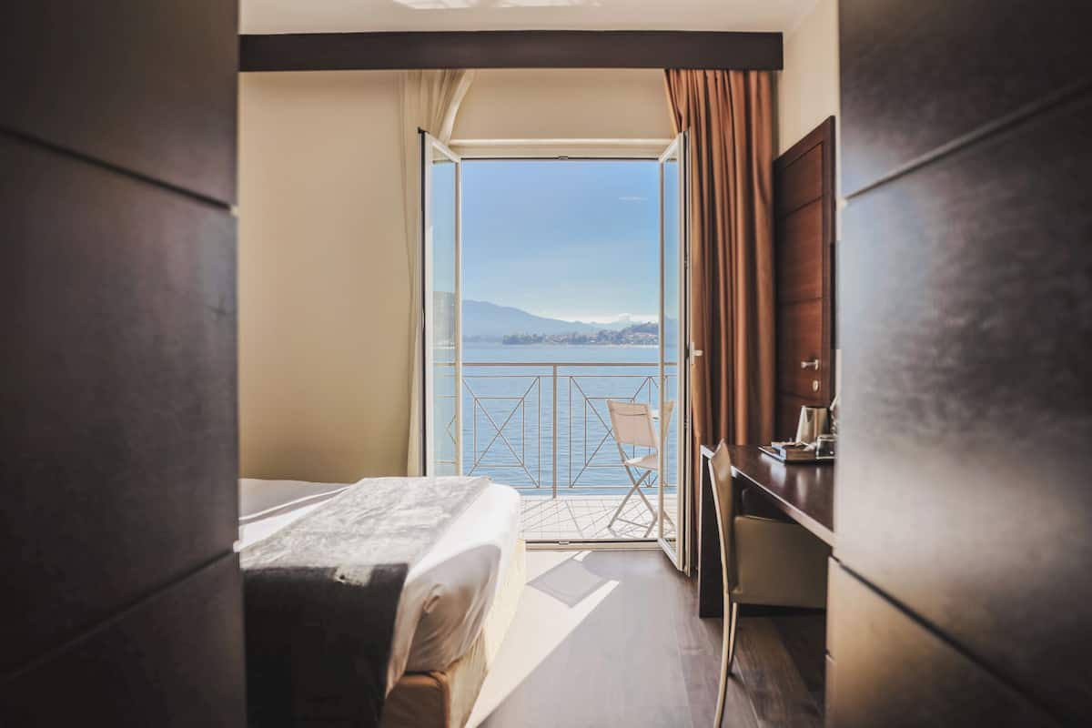 Standard Single Room | Minibar, in-room safe, desk, blackout drapes