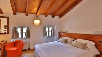 Couette en duvet d'oie, minibar, coffres-forts dans les chambres, bureau